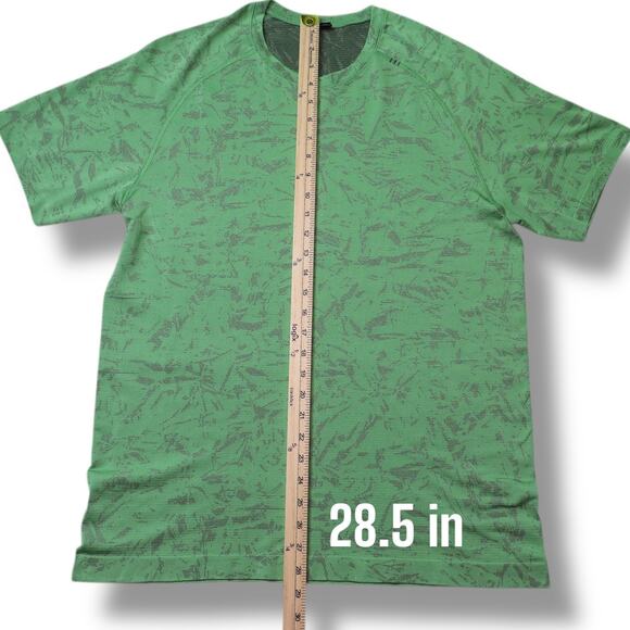 Lululemon Men's Large Seamless Tee Green Camo‎ Mesh "Move Your Body" Shirt - Picture 9 of 12